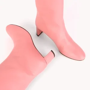 Bottes Adry en cuir Nappa rose bubble-gum et talon moyen - Maison Skorpios par Adriana Abascal