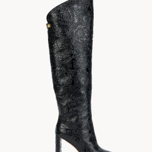 Bottes Adriana Borgia en cuir embossé floral noir et talon haut - Maison Skorpios par Adriana Abascal